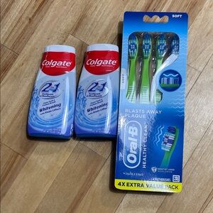 Colgate Whitening Toothpaste and Oral-B Toothbrush Set - Blue and White